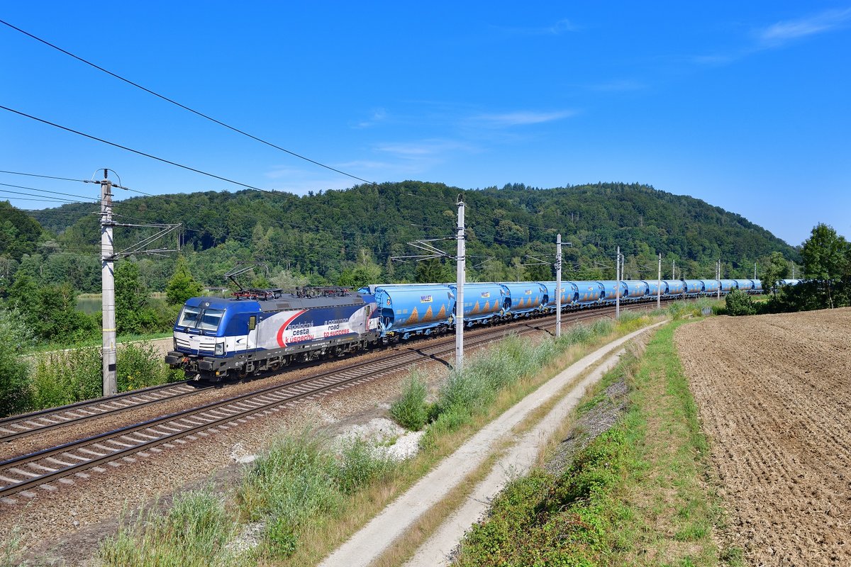 383 204 mit einem Getreidezug am 12.08.2020 bei Wernstein am Inn.