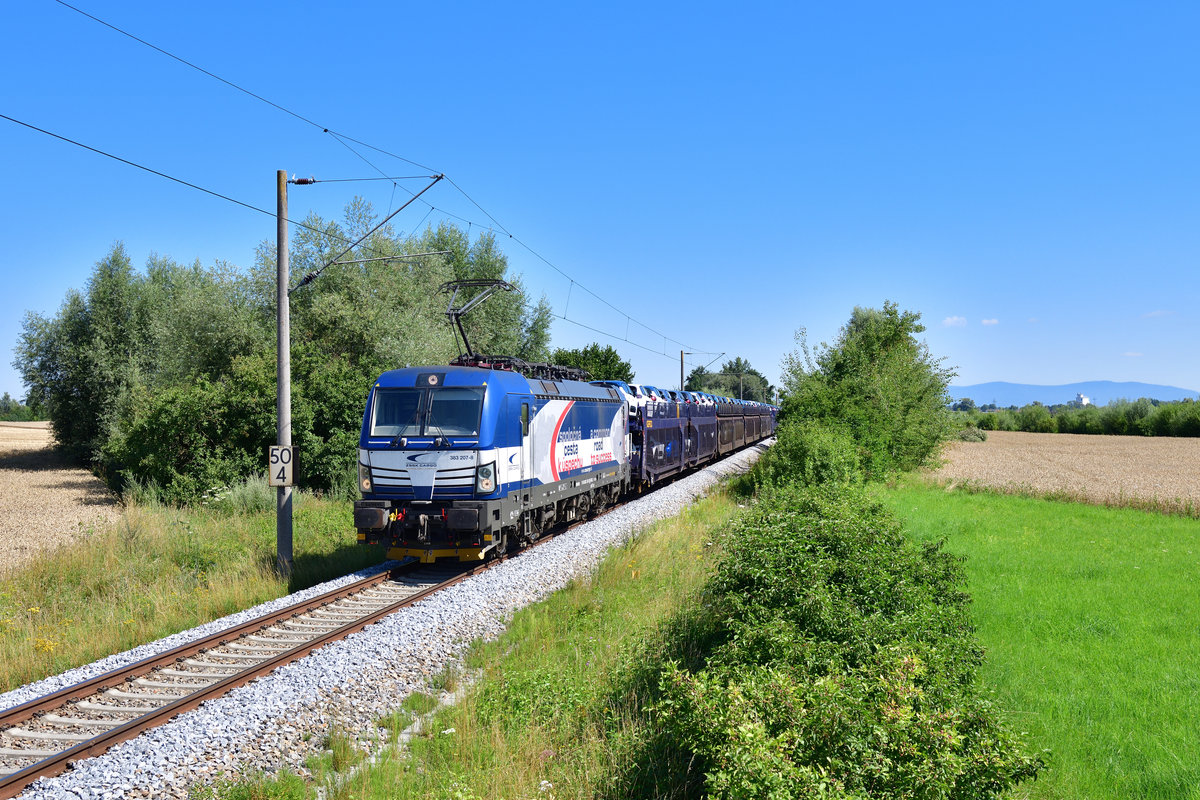383 207 mit einem Autozug am 23.07.2020 bei Wallersdorf.