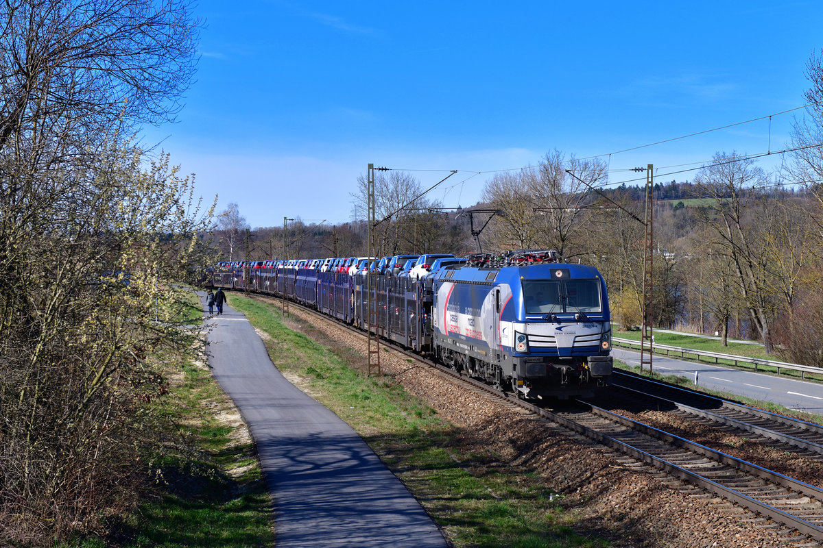 383 209 mit einem Autozug am 15.03.2020 bei Passau.