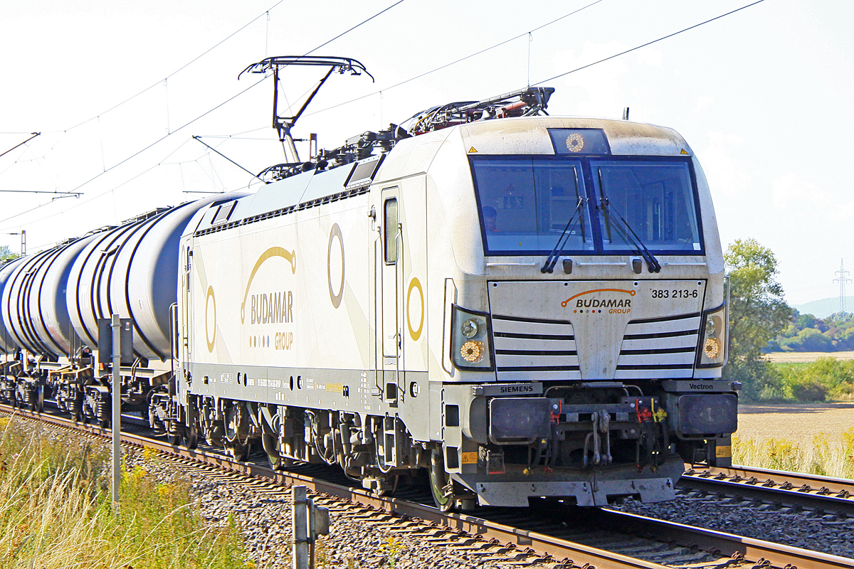 383 215-1 SK am 06.09.2022 nördlich von Salzderhelden am BÜ 75,1 in Richtung Hannover