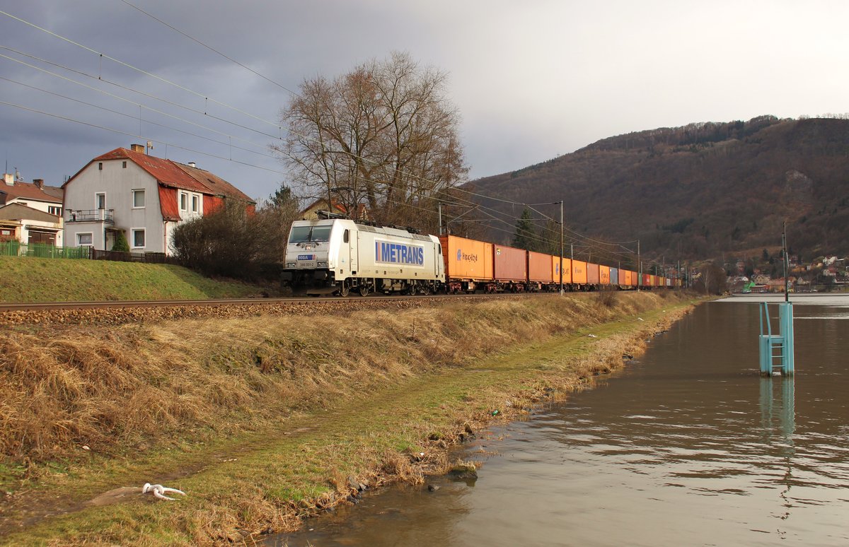 386 001-2 (Metrans) zu sehen am 02.03.17 in Ústí nad Labem Střekov. Gruß an den Tf zurück ;)