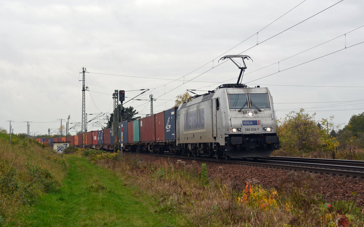 386 008 der Metrans führte am 29.10.16 einen Containerzug durch Zeithain Richtung Dresden.