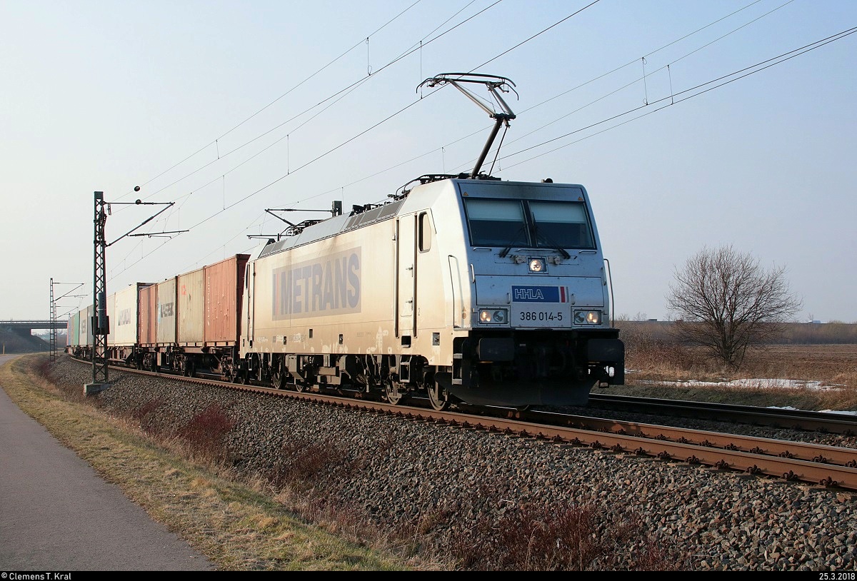 386 014-5 Metrans als Containerzug fährt in Schkeuditz West auf der Bahnstrecke Magdeburg–Leipzig (KBS 340) Richtung Leipzig. [25.3.2018 | 17:44 Uhr]