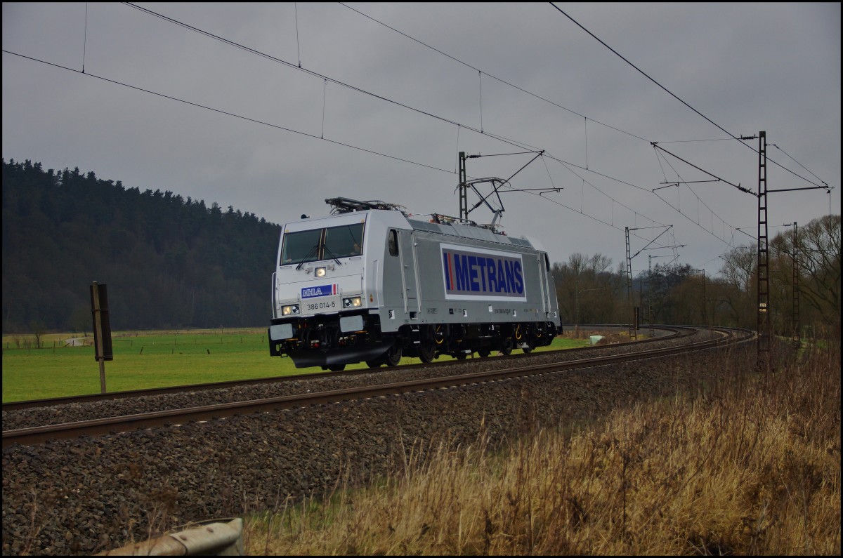 386 014-5 solo unterwegs in Richtung Fulda am 28.01.15 bei Hermannspiegel.