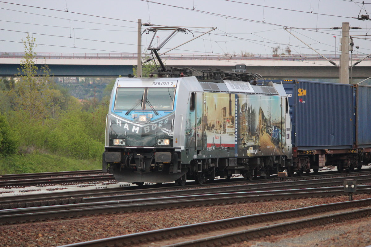 386 020 von Metrans durchfährt am 30.04.2017 den Gbf Pirna