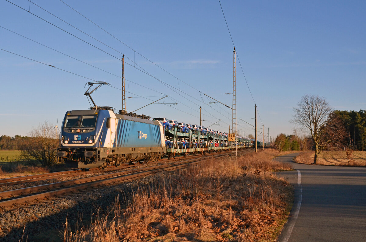 388 007 der CD Cargo führte am 28.01.24 einen Skoda-Zug durch Wittenberg-Labetz Richtung Dessau.