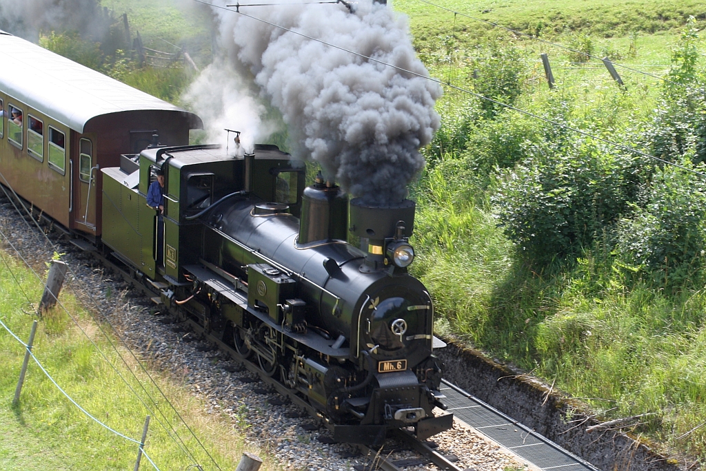 399.06 (angeschrieben als Mh.6) des Eisenbahnclub Mh.6 am 27.Juli 2014 gegenüber des Bahnhof Wienerbruck-Josefsberg.