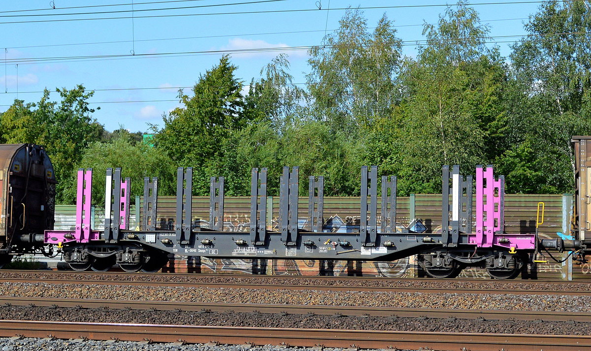4-achs. Flachwagen mit Doppelrungen vom Einsteller On Rail GmbH mit der Nr. 37 TEN 84 NL-ORME 4616 629-8 Smnps 193 (GE) am 10.07.19 in einem gemischten Güterzug in Hamburg-Harburg.