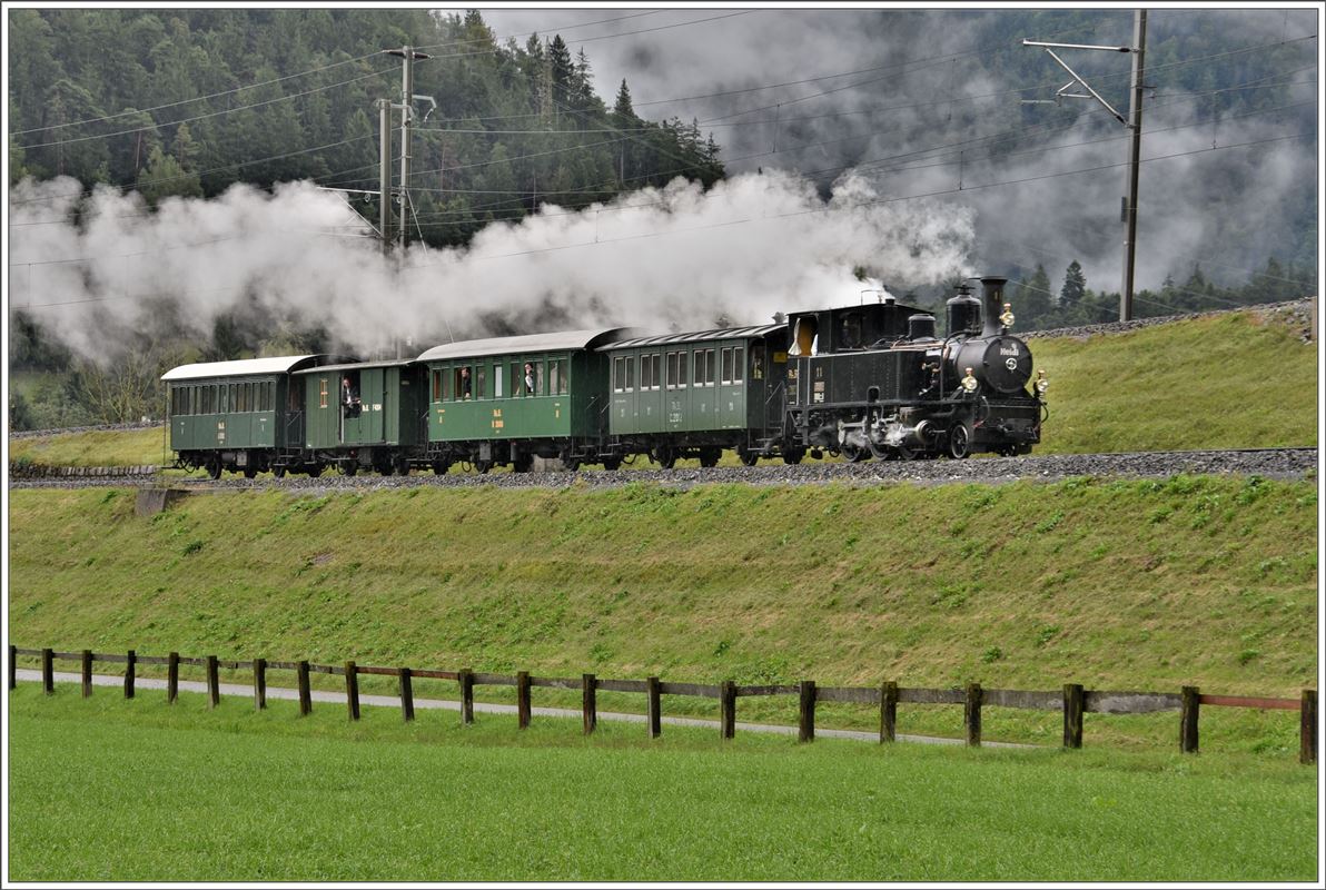 40 Jahr Jubiläum Dampffreunde RhB. G 3/4 11  Heidi  mit dem zweiten Extrazug nach Sumvitg-Cumpadials in der Isla bei Reichenau-Tamins. (16.09.2017)