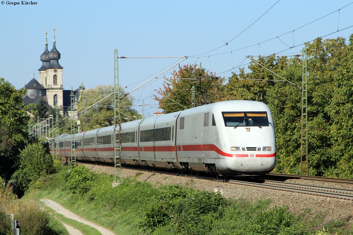401 *** als ICE 1091 (Berlin-Südkreuz-München) bei Bruchsal-Schlachthof, 01.10.2015.