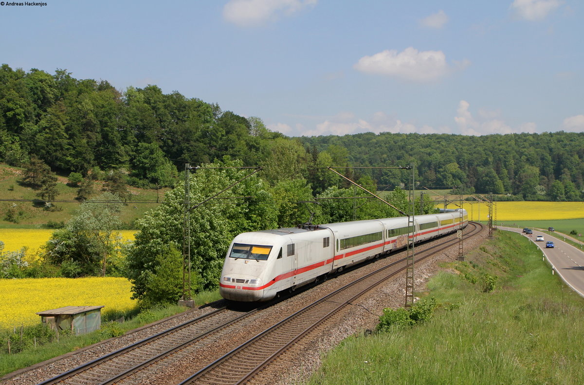401 005-4  Offenbach am Main  als ICE 593 (Berlin Hbf(tief)-München Hbf) bei Urspring 12.5.18