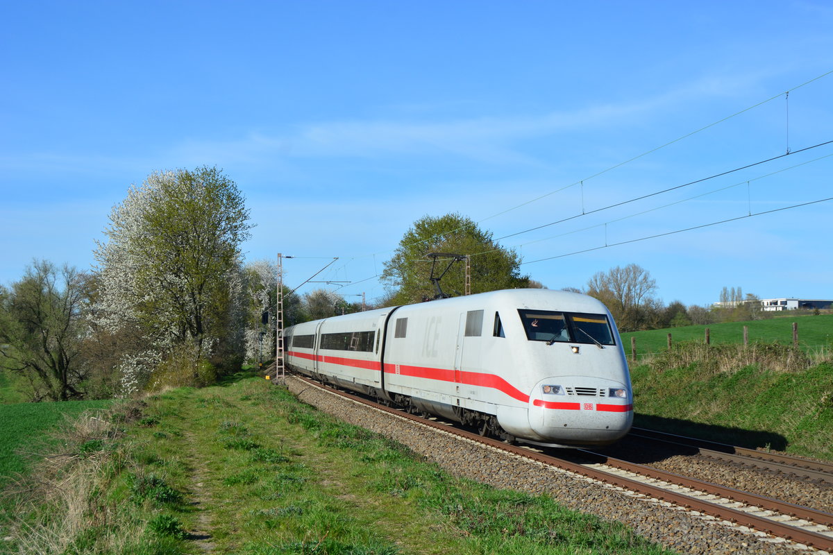 401 006 Itzehoe rauscht durch Haan auf den Weg nach Solingen.

Haan 10.04.2020