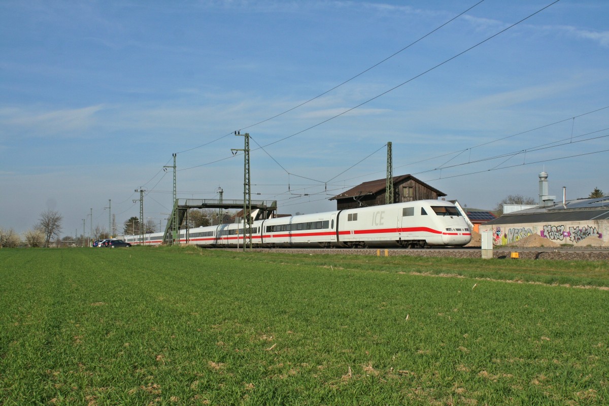 401 012-0 als ICE 274 von Basel SBB nach Berlin Ostbahnhof am Nachmittag des 29.03.14 in Auggen.
