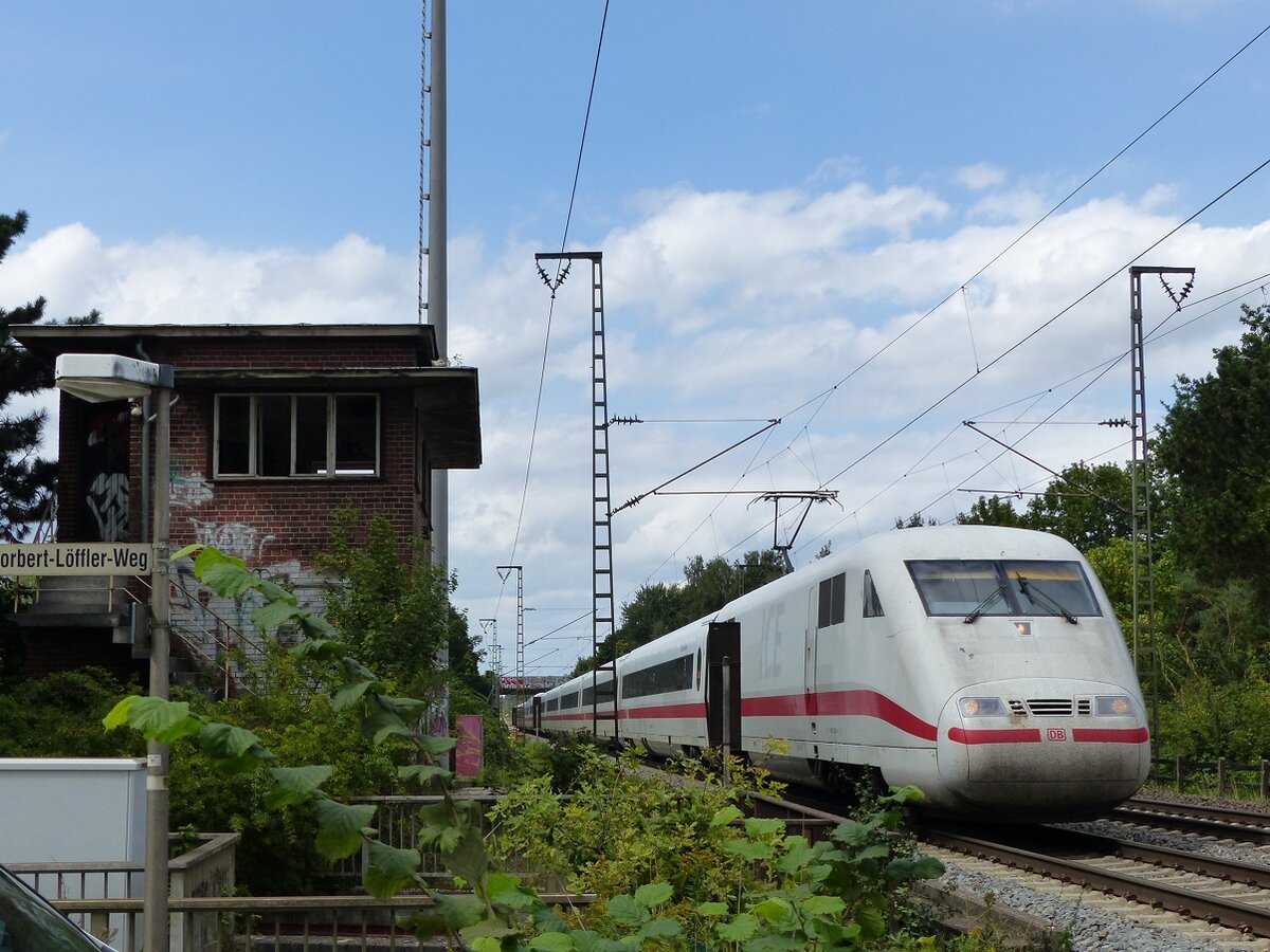401 053 als ICE 1103 Norddeich=Mole - Stuttgart am erhem. Bk. Bentlage in Rheine, 20.08.2022