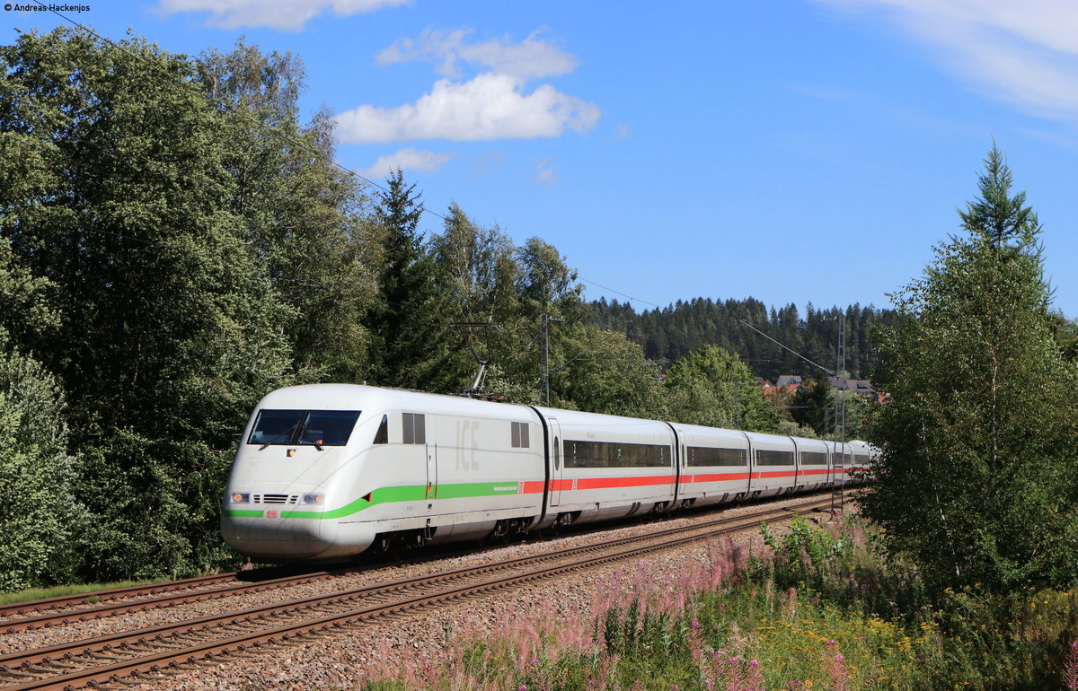 401 055-7  Rosenheim  als ICE 31155 (Konstanz-Köln Hbf) bei St.Georgen 26.8.20