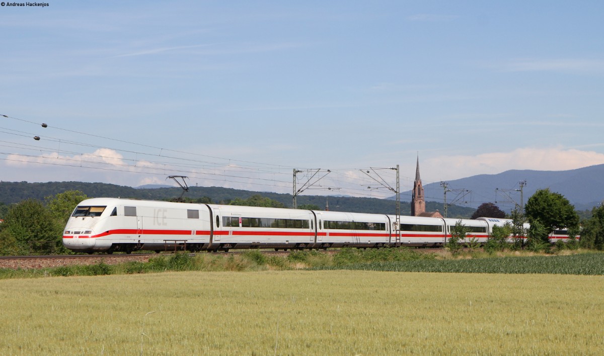 401 062-5  Geisenheim/Rheingau  als ICE 274 (Basel SBB-Berlin Ostbahnhof) bei Köndringen 13.6.14