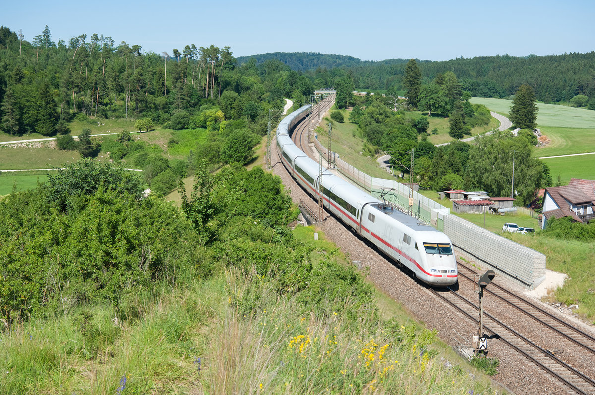 401 063 als ICE 587 von Hamburg-Altona nach München Hbf bei Gundelsheim, 28.06.2019