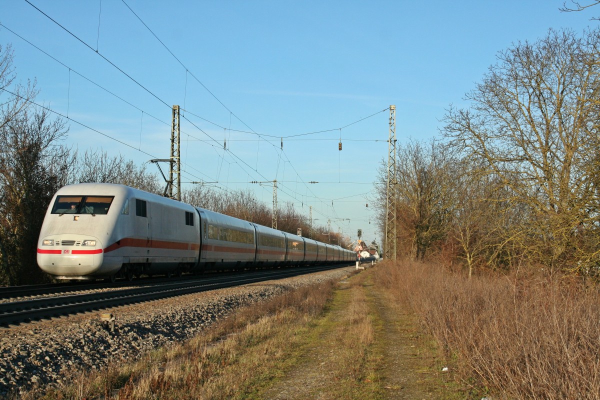 401 067-4 als ICE 279 von Berlin Ostbahnhof nach Basel SBB am Nachmittag des 23.12.13 bei der Durchfahrt des Bahnhof Heitersheim.