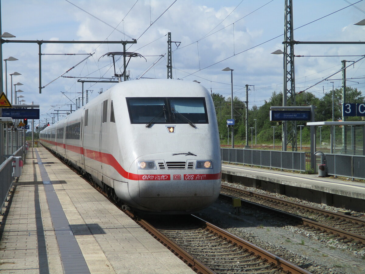 401 067 auf Leerfahrt von Stralsund nach Binz,am 26.Juli 2023,in Bergen/Rügen.