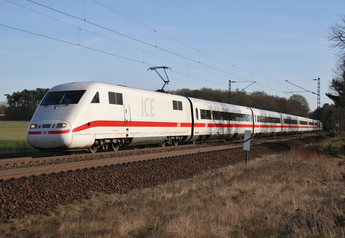 401 070 als ICE 880 (Mnchen Hbf–Hamburg-Altona) am 24.02.2014 zwischen Bienenbttel und Deutsch Evern