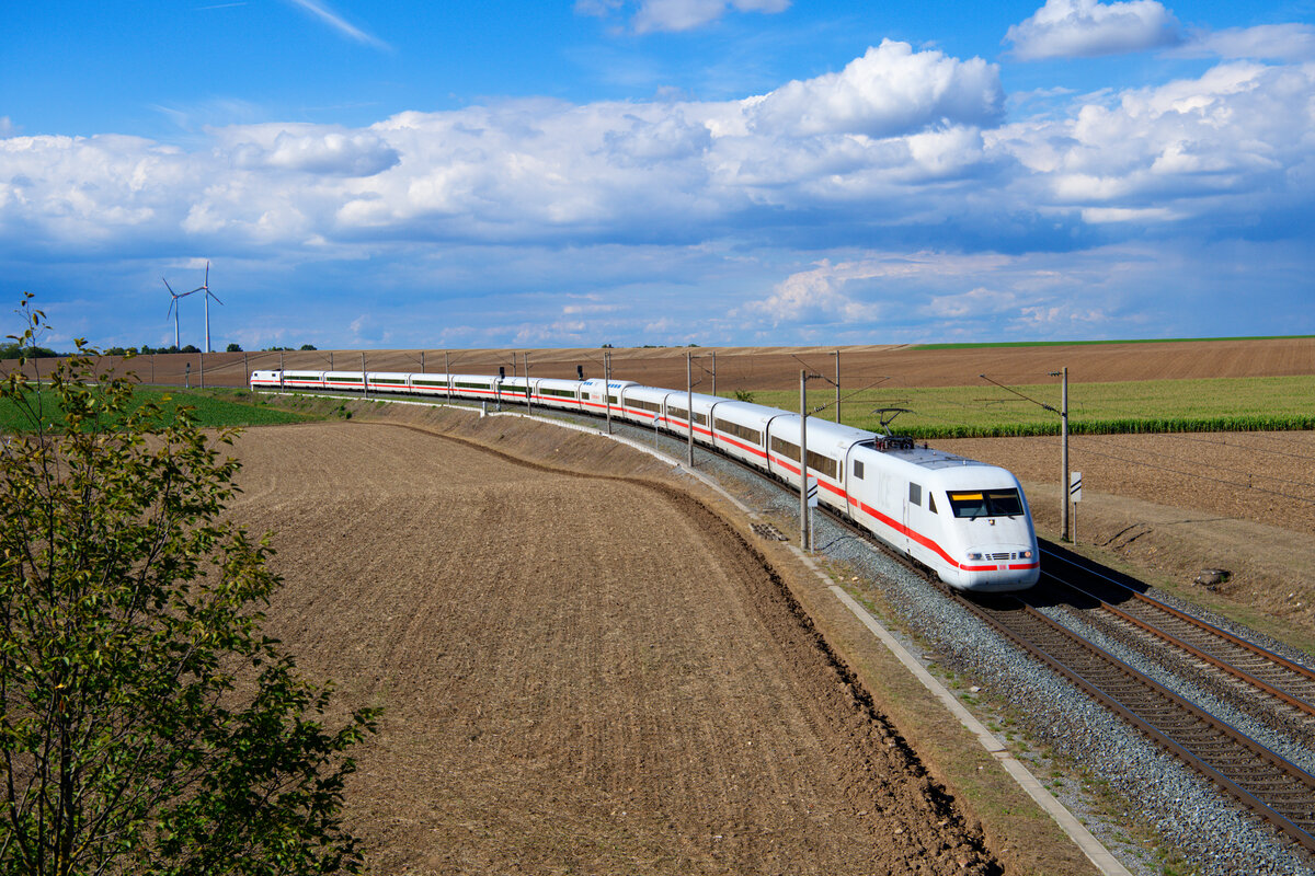 401 072 DB Fernverkehr  Aschaffenburg  mit dem ICE 789 (Hamburg-Altona - München Hbf) bei Gollhofen, 02.09.2020