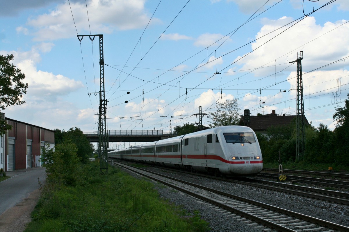 401 076-5 als ICE 371 von Berlin Ostbahnhof nach Interlaken Ost am 14.05.14 bei der Einfahrt in Mllheim (Baden).