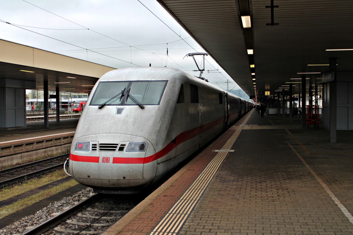 401 077-3  Basel  am Morgen des 02.05.2014 als ICE 5 (Frankfurt (Main) Hbf - Zürich HB) auf Gleis 3 in Basel Bad Bf.