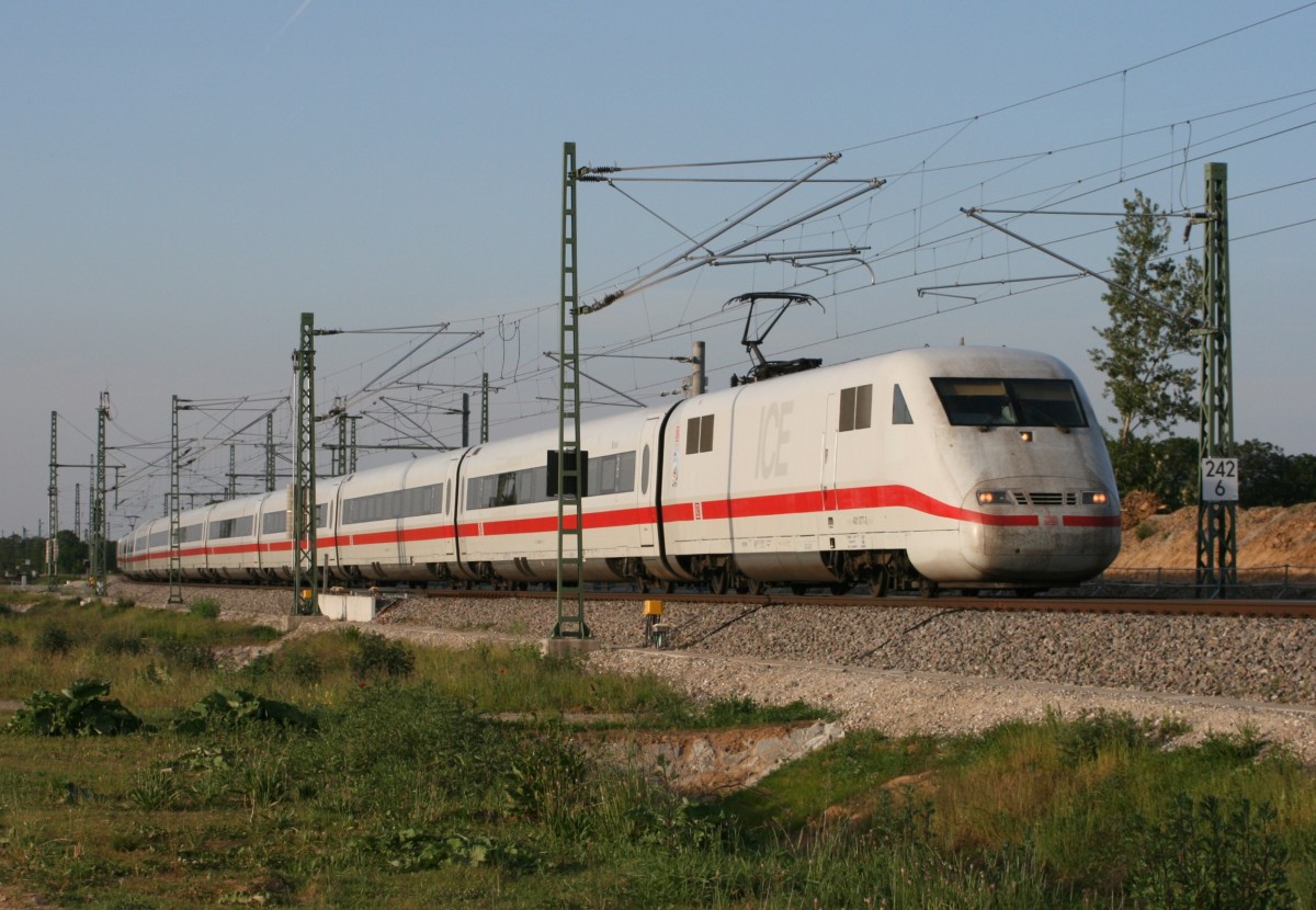401 077 als ICE 279 (Berlin Ostbf–Interlaken Ost) am 07.05.2011 in Schliengen