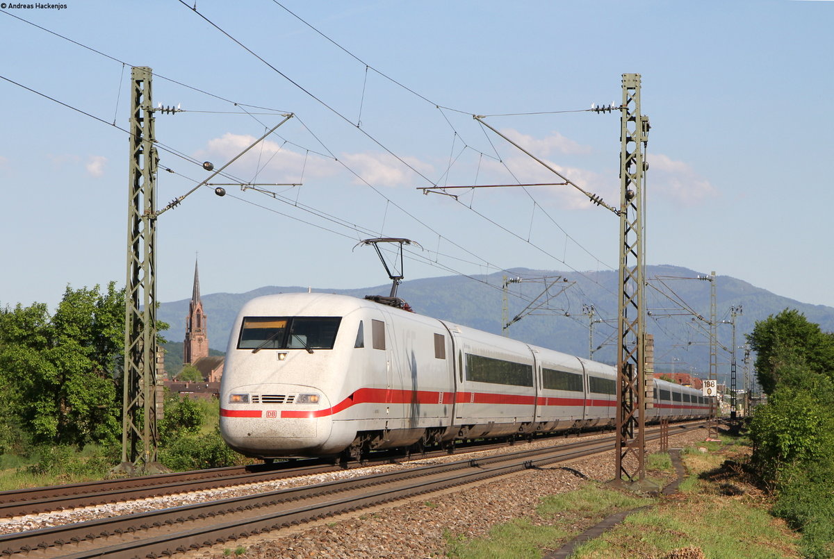 401 078-1 als ICE 376 (Interlaken Ost-Frankfurt(Main)Hbf) bei Köndringen 17.5.17