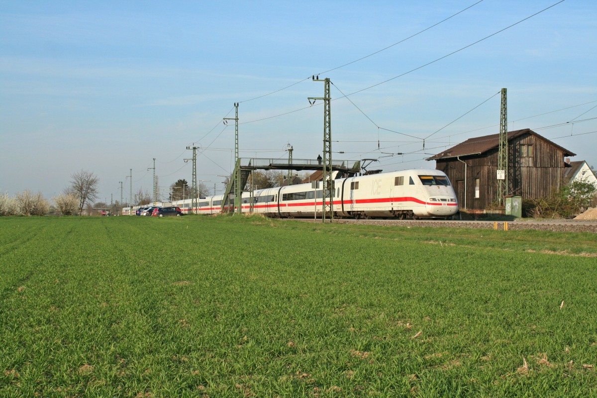 401 078-1 als ICE 77 von Kiel Hbf nach Zrich HB am Abend des 27.03.14 sdlich von Auggen. 