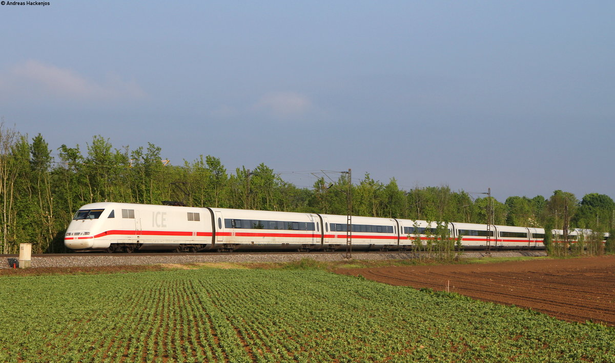 401 079-9 als ICE 271 (Frankfurt(Main)Hbf-Chur) bei Kollmarsreute 5.5.17