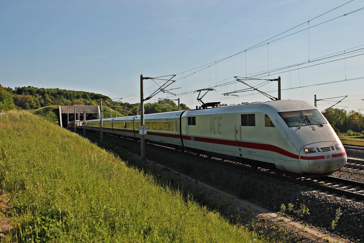 401 081-5  Interlaken  am 10.05.2015 bei der Ausfahrt bei Schliengen aus dem zweit längsten Tunnel Deutschlands, dem Katzenbergtunnel, in Richtung Norden.