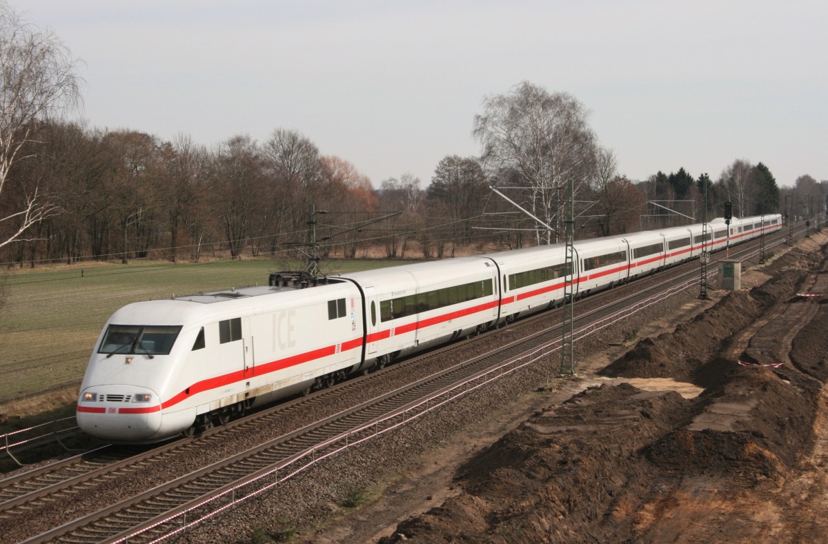 401 083 als ICE 78 (Z�rich HB–Hamburg-Altona) am 21.03.2011 zwischen Bardowick und Radbruch