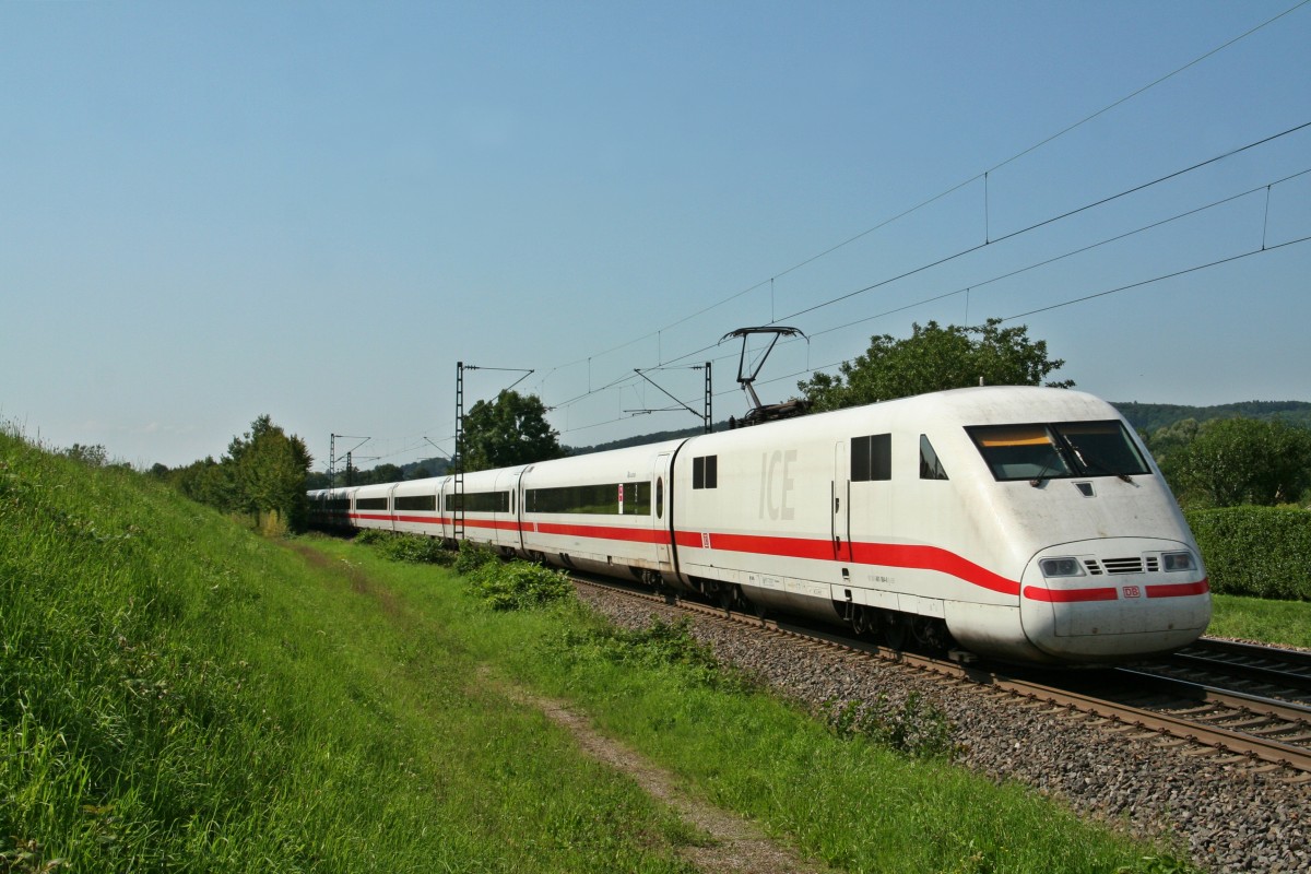 401 084-9 als ICE 75 von Hamburg-Altona nach Zrich HB am Nachmittag des 01.08.14 nrdlich von Kollmarsreute.