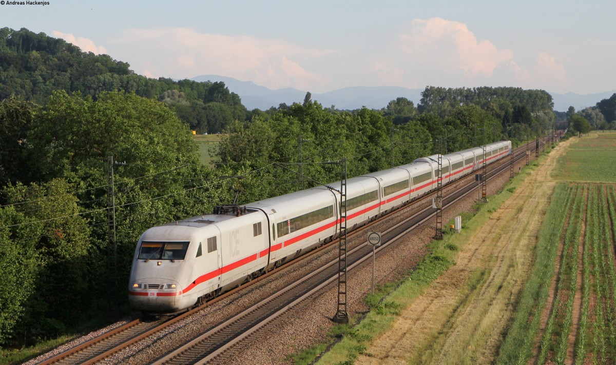 401 088-0  Hildesheim  als ICE 272 (Zürich HB-Hamburg-Altona) bei Kenzingen 13.6.14