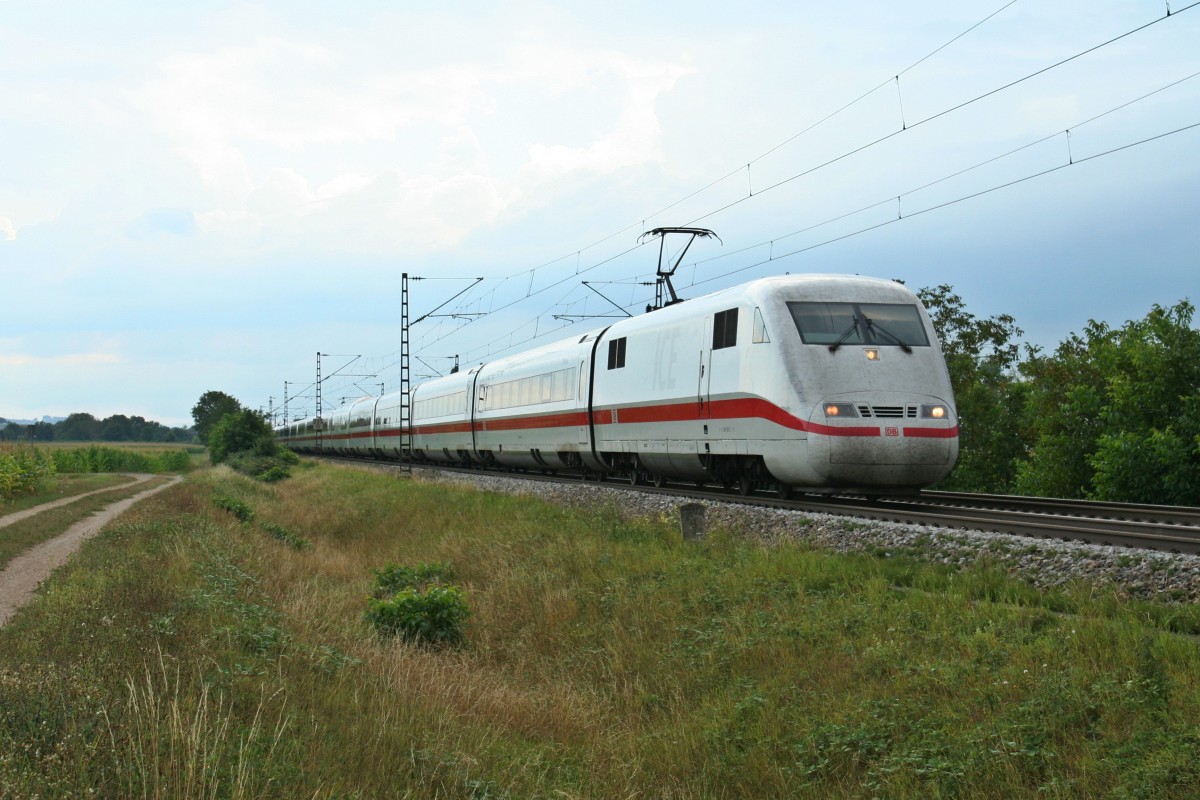 401 501-2 als ICE 70 von Basel SBB nach Hamburg Altona am frhen Nachmittag des 07.09.13 bei Hgelheim.