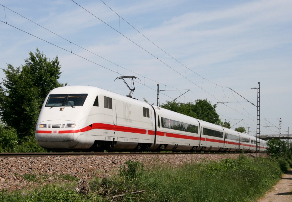 401 502 als ICE 71 (Hamburg-Altona–Basel SBB) am 09.05.2011 zwischen Lahr (Schwarzwald) und Orschweier