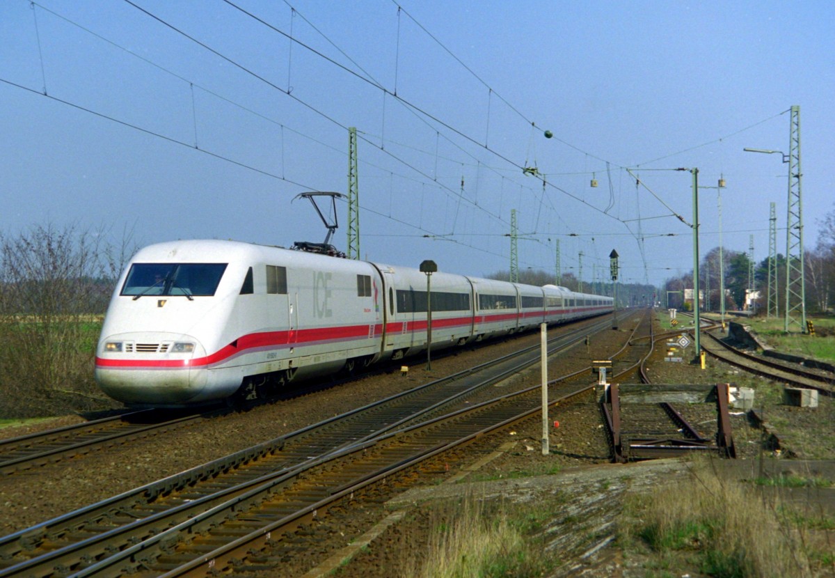 401 503 als ICE 589  Max Planck  (Hamburg–Mnchen) am 30.03.1999 in Isernhagen