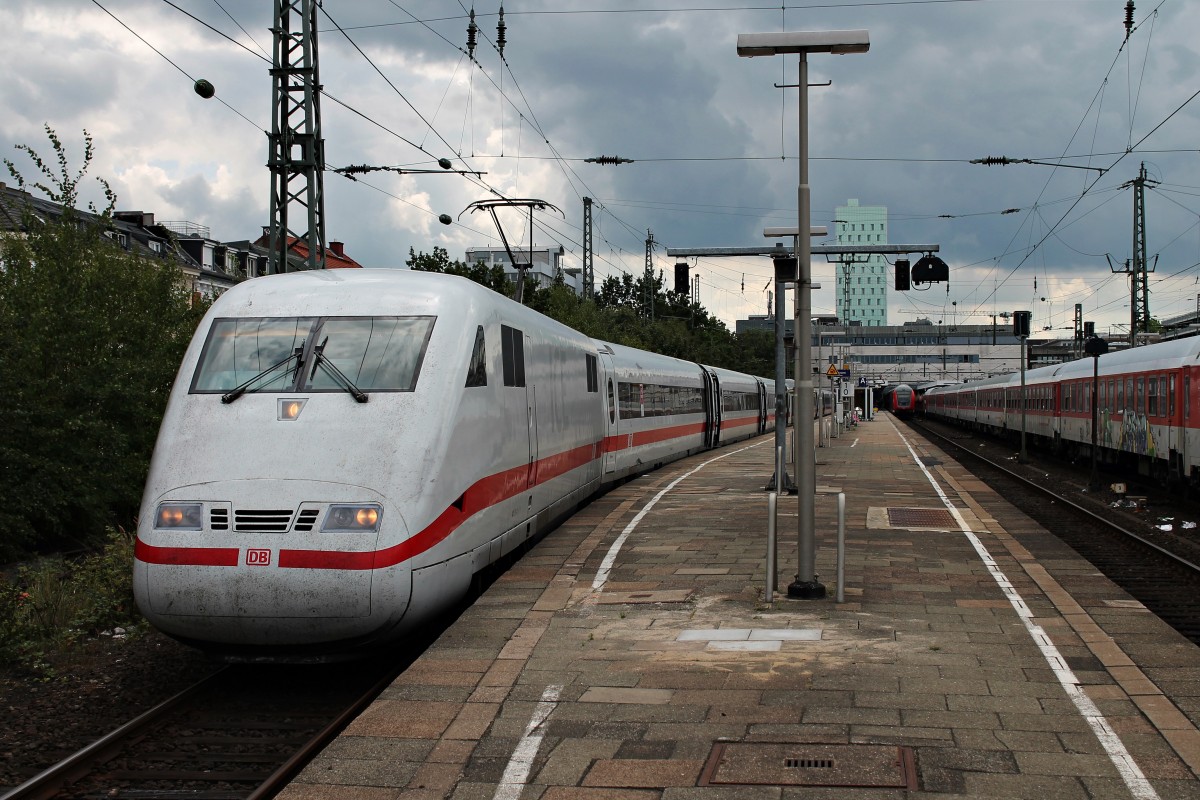 401 511-1  Nürnberg  am 15.08.2014 im Bahnhof von Hamburg Altona.