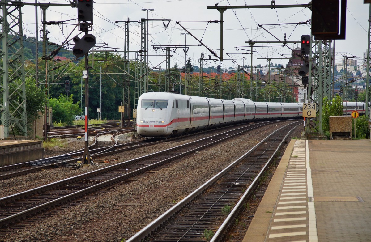 401 519-4 (1. Serie - Osnabrück-) als IC 2356 nach Frankfurt/M.-Airport bei der Einfahrt in Fulda abgelichtet. 
