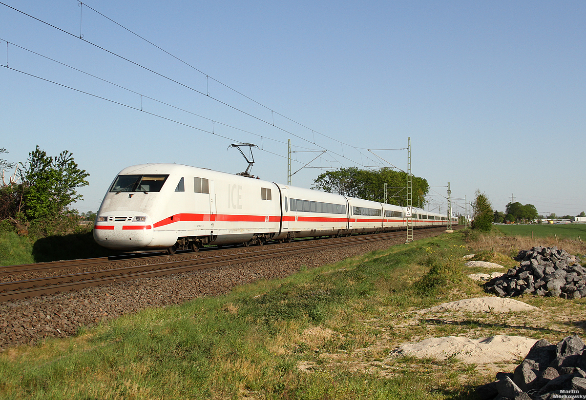401 553 & 401 053 bei Brühl am 20.04.2020