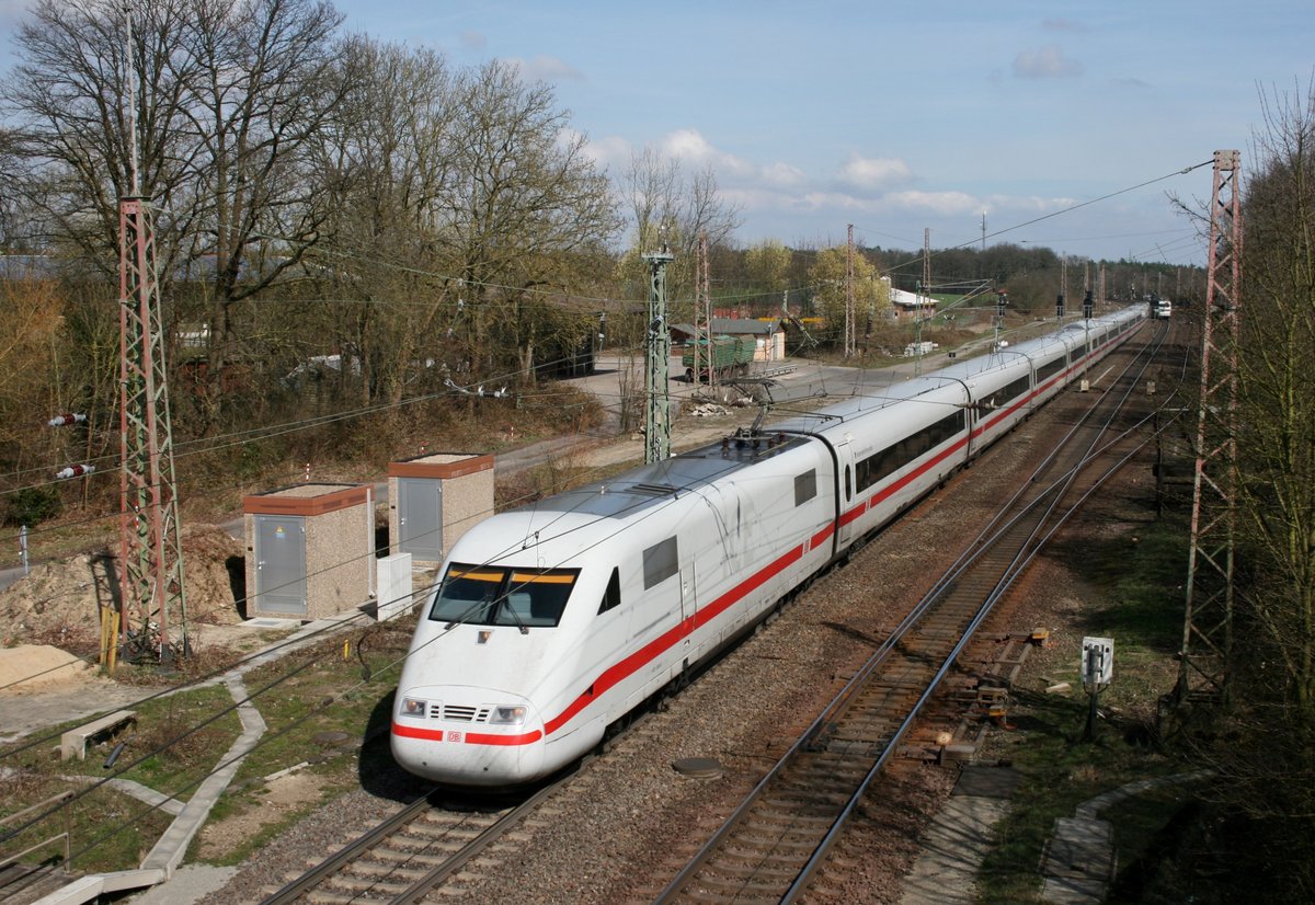 401 556 als ICE 939 (Hamburg-Altona–Stuttgart Hbf) am 26.03.2017 in Klein S�stedt