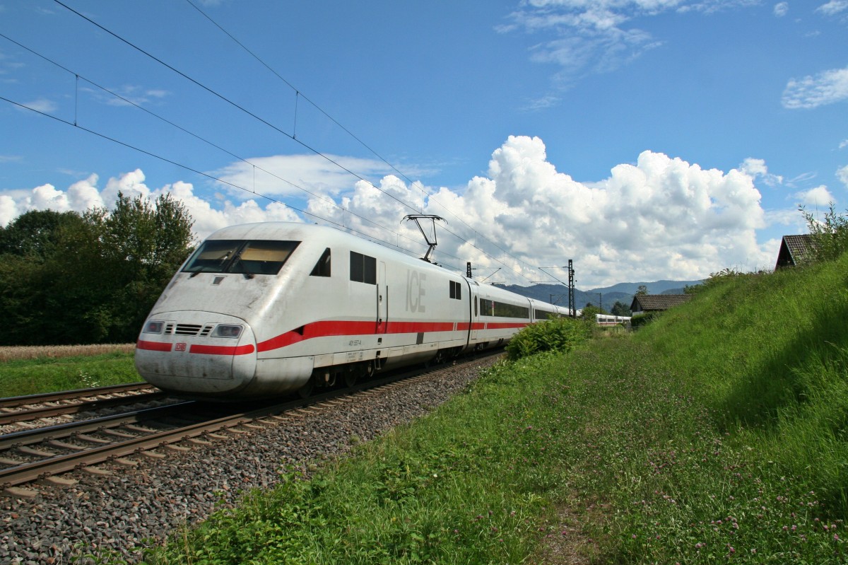 401 557-4 als ICE 279 von Berlin Ostbahnhof nach Basel SBB am Nachmittag des 08.08.15 bei Kollmarsreute.