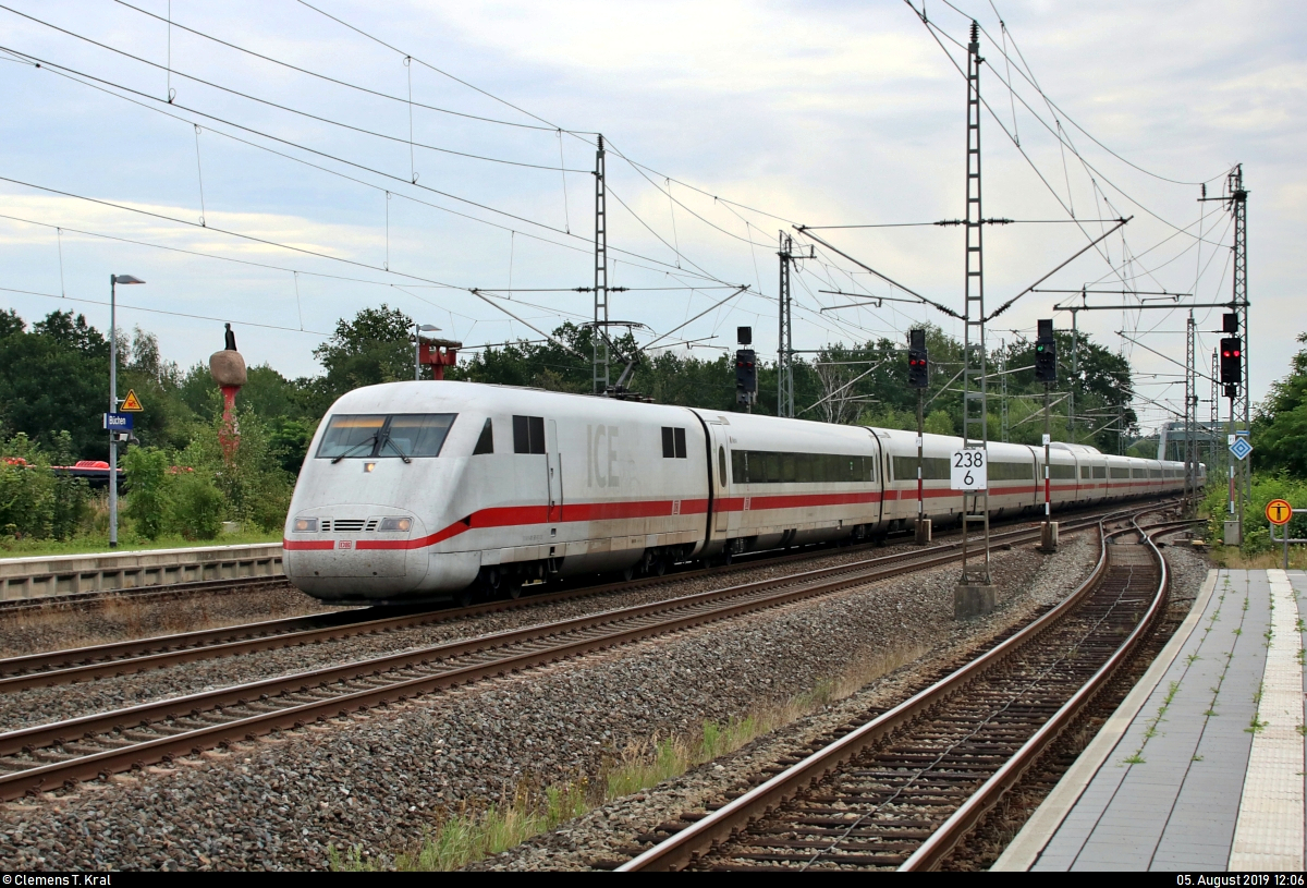 401 561-6 (Tz 161  Bebra ) als ICE 696 (Linie 11) von Karlsruhe Hbf nach Kiel Hbf durchfährt den Bahnhof Büchen auf Gleis 3.
[5.8.2019 | 12:06 Uhr]