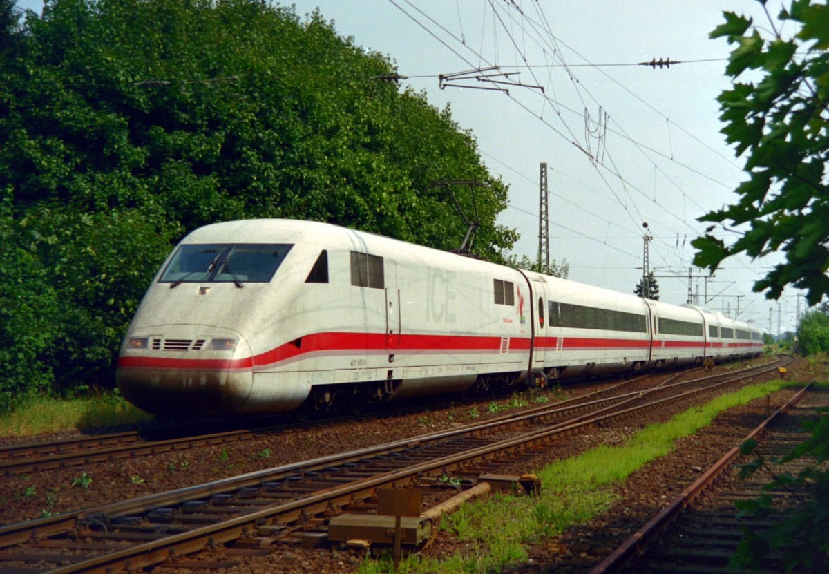 401 561 als ICE 597  Carolo-Wilhelmina  (Berlin–Frankfurt–Mnchen) am 20.08.1998 in Schandelah