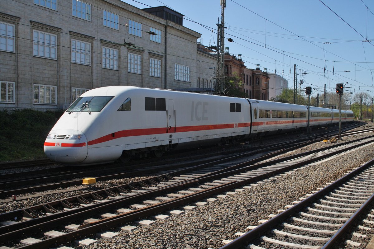 401 563-2 als ICE771 von Hamburg-Altona nach Stuttgart Hbf., fährt am 21.4.2016 in Hamburg Hauptbahnhof ein.