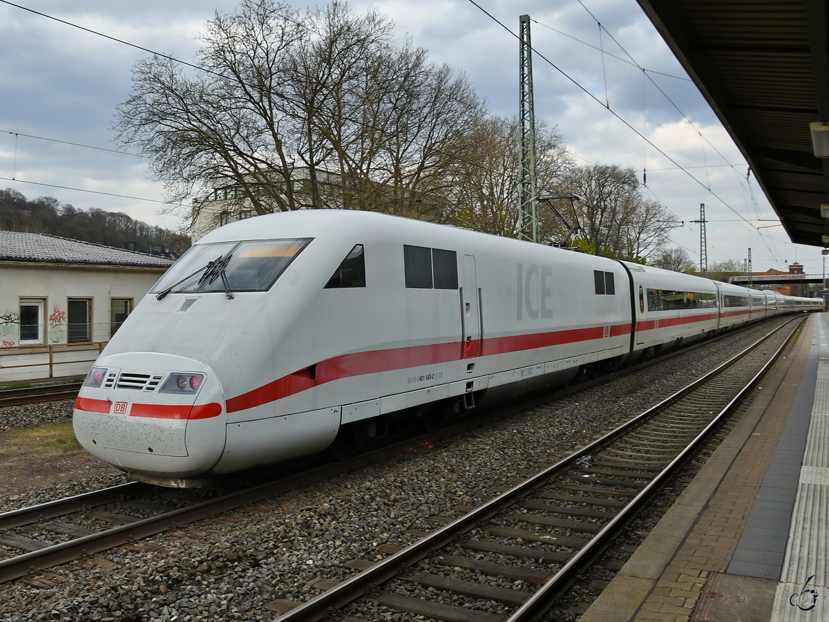401 563-2 war Ende April 2021 bei der Durchfahrt in Wuppertal-Unterbarmen zu sehen.