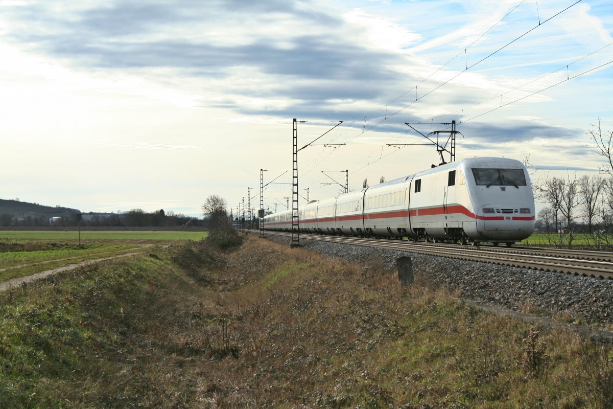 401 564-0 als ICE 71 von Hamburg-Altona nach Basel SBB am Mittag des 06.01.14 bei H�gelheim.