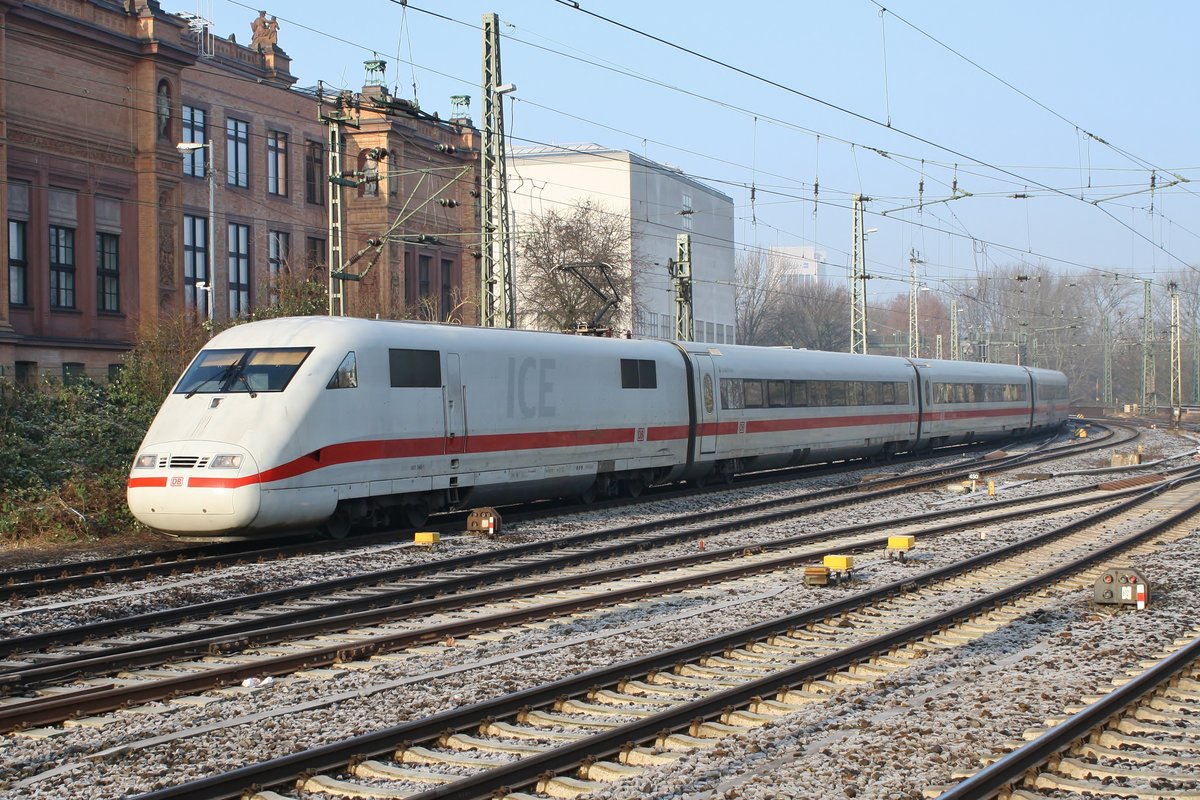 401 568-1  Crailsheim  erreicht am 10.2.2018 als ICE787 von Hamburg-Altona nach München Hauptbahnhof den Hamburger Hauptbahnhof.