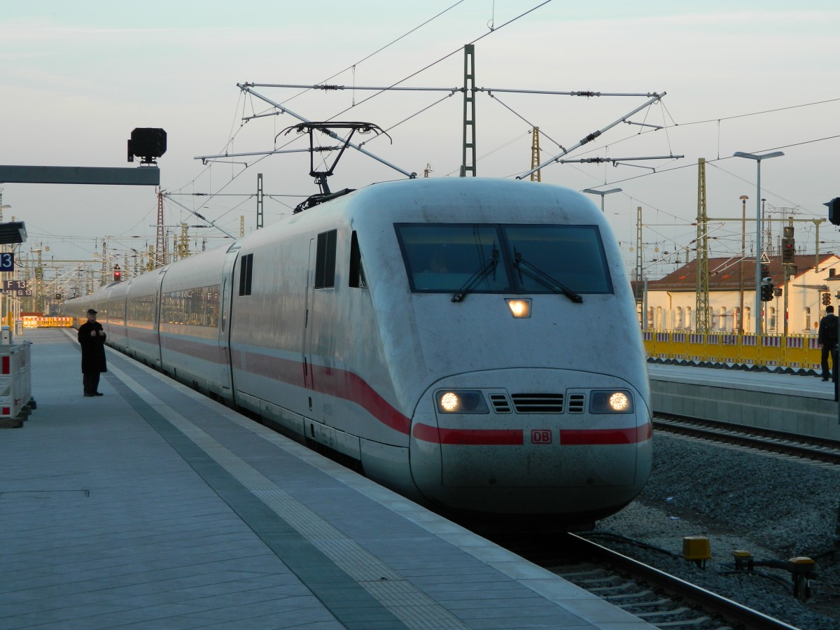 401 572 am 15.11.2014 mit ICE 1544 von Dresden nach Frankfurt/M ...